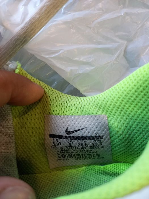 Chuteira Nike- tam. 36.5