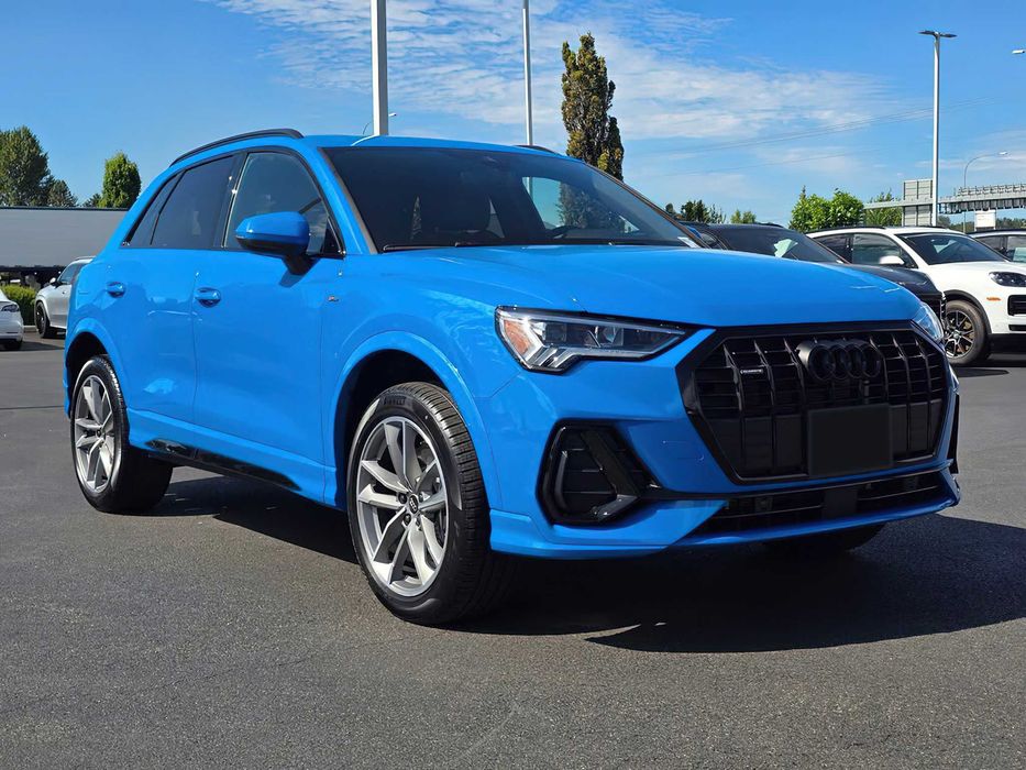 Audi Q3      2022