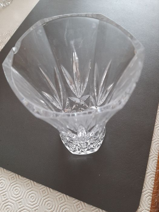 2 jarras em cristal, modelos diferentes