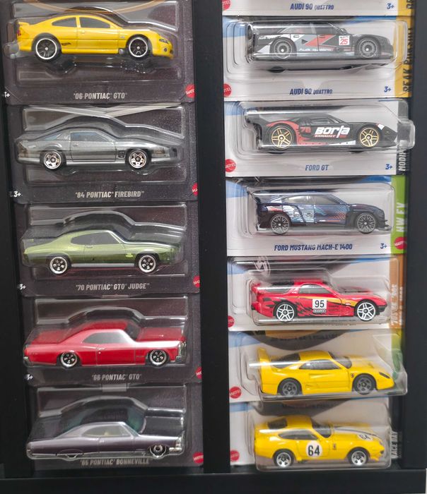 Zestaw Hot Wheels + 2 Tablici