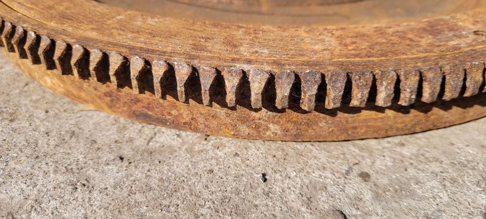 Маховик дровокол.