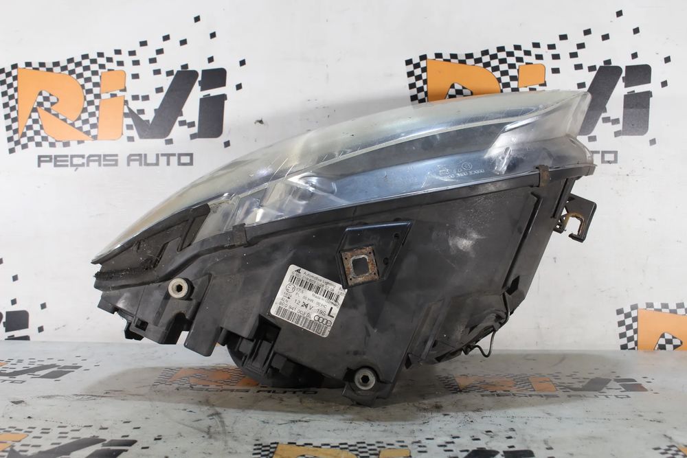 Ótica / farol esquerda AUDI A4 (8EC, B7)
