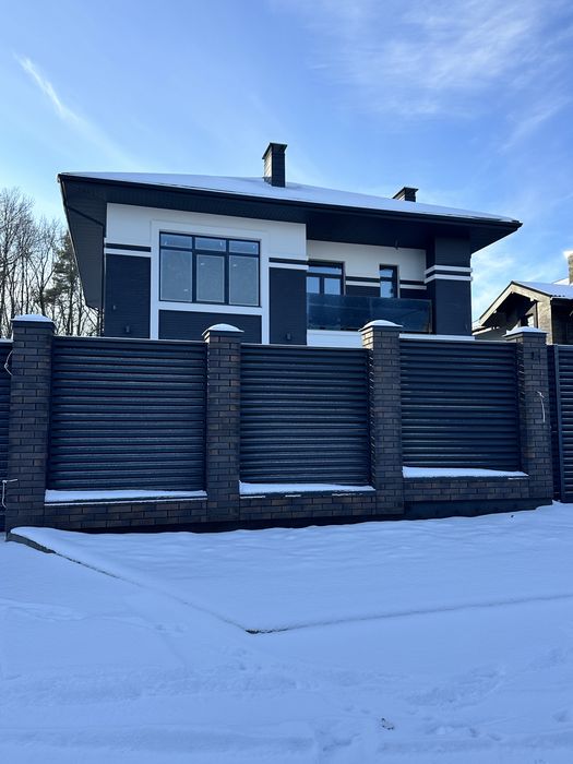 Якісний будинок з чистовою стяжкою та штукатуркою. Газ!Межує з лісом