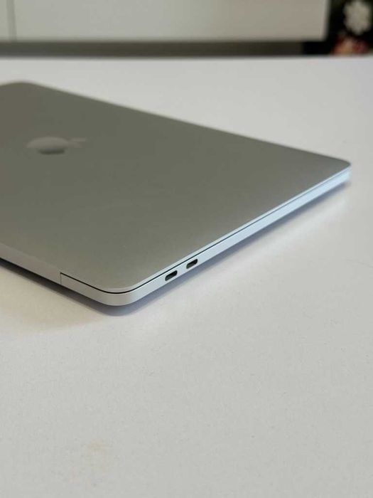 MacBook Pro 13 2020 i5 16gb RAM 512gb SSD Silver 95ц