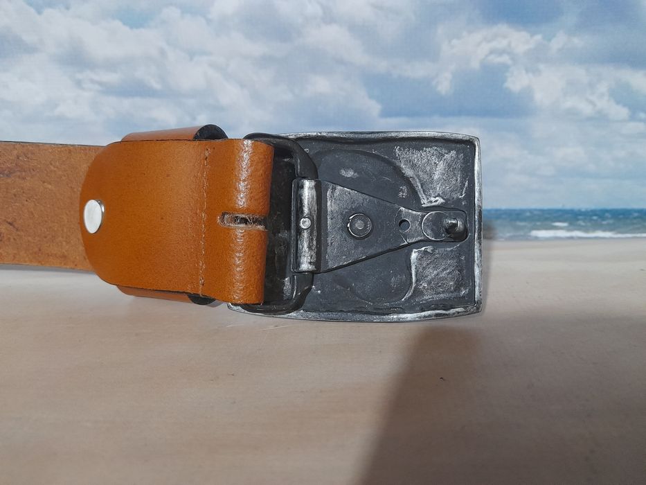 Чоловічий шкіряний ремінь з металевою пряжкою Німеччина