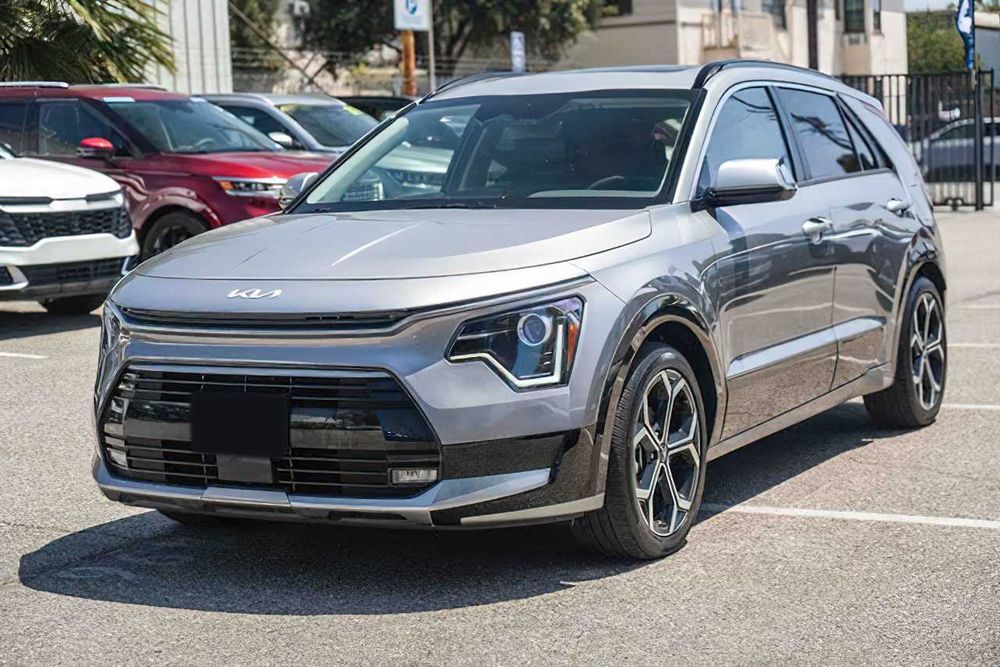 Kia Niro EX Hybrid      2023