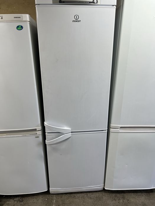 Летняя распродажа холодильника  Samsung  RB33J3000SA
