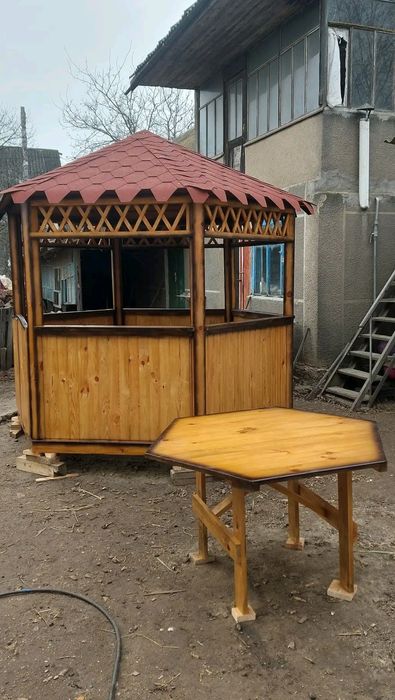 Альтанка біседка шестиграна, на 10-12 людей.