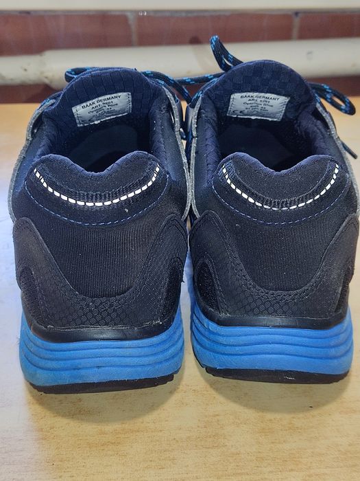 Робоче взуття з металевими вставками