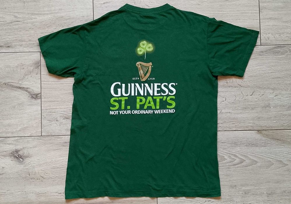 Футболка пивного бренду Guinness St. Pat's чоловіча зелена велике лого на спині розмір L