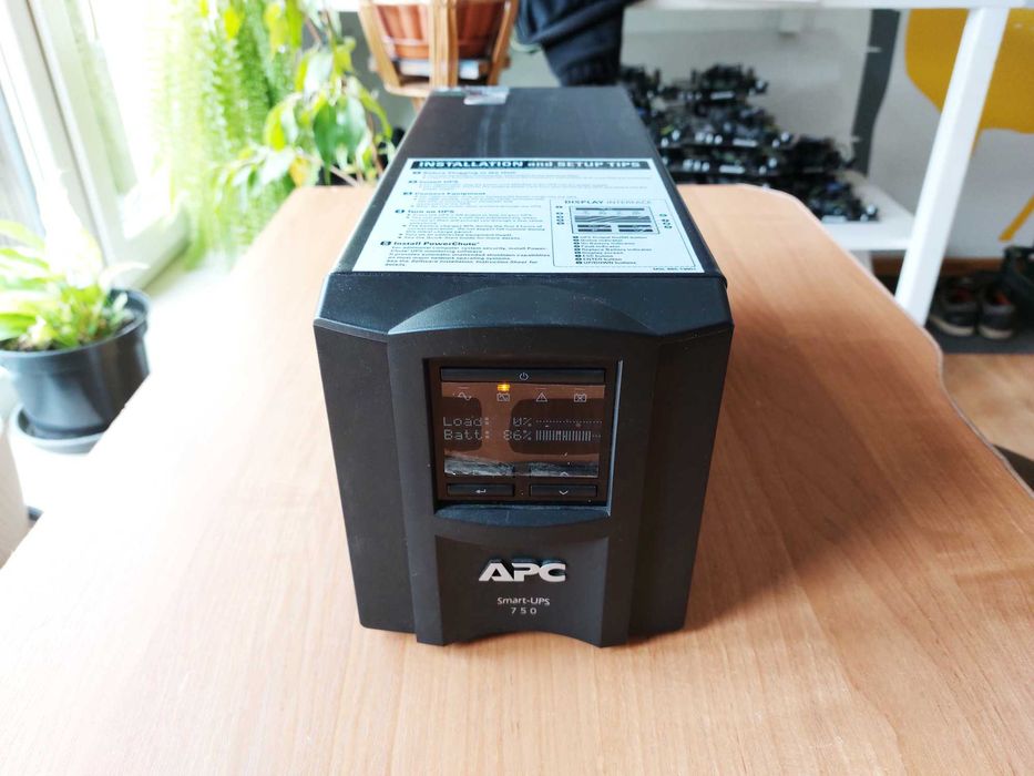 Zasilacz UPS APC Smart-UPS 750VA SMT750I (bez aku)