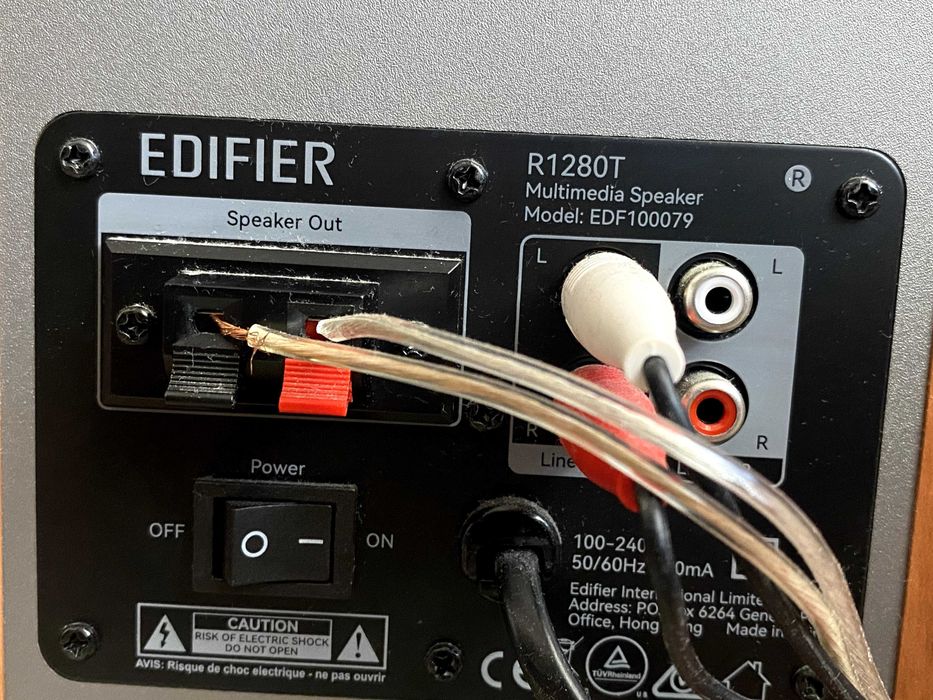 Gira Disco Audio-Technica (AT-LP60XUSB) + Colunas Edifier (R128T)