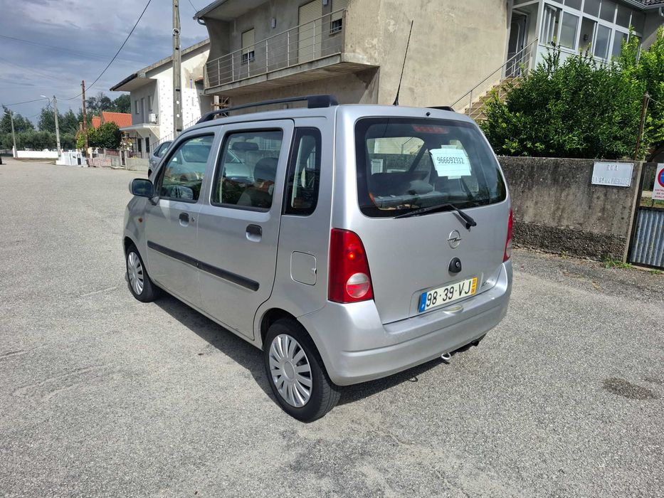 Opel agila motor 1.0 muito económico
