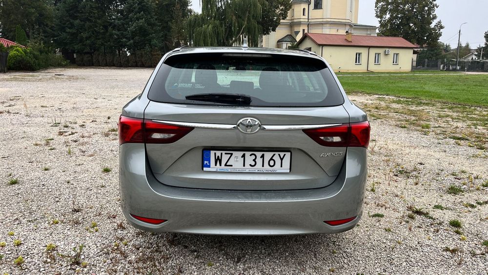 Toyota Avensis Toyota Avensis  2,0 benzyna Automat 2018r.  90 tys.km Salon Polska