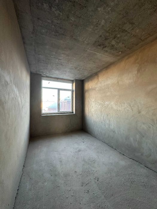 Двокімнатна квартира в елітному зданому будинку