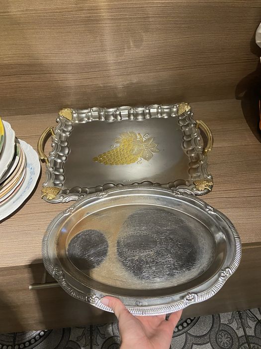 Zestaw talerzy naczyń