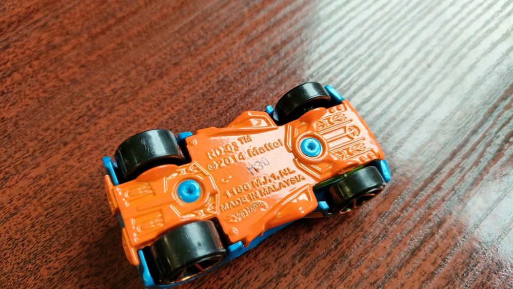 Samochodziki i resoraki hot wheels batmobil