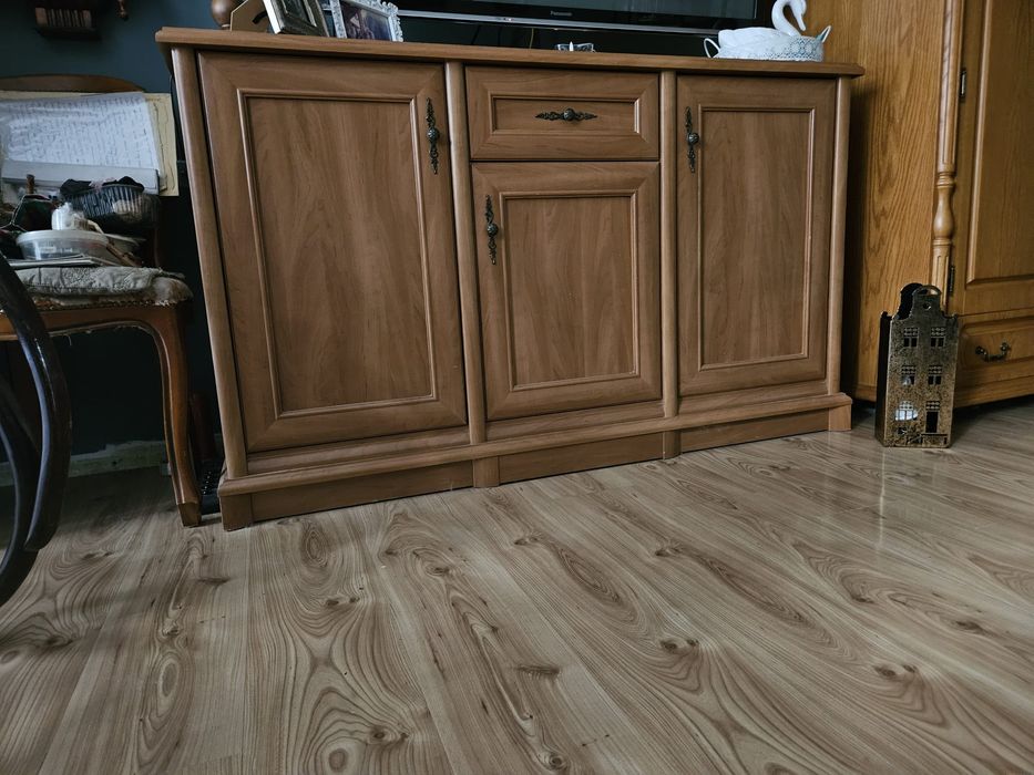 Komoda Red Black White