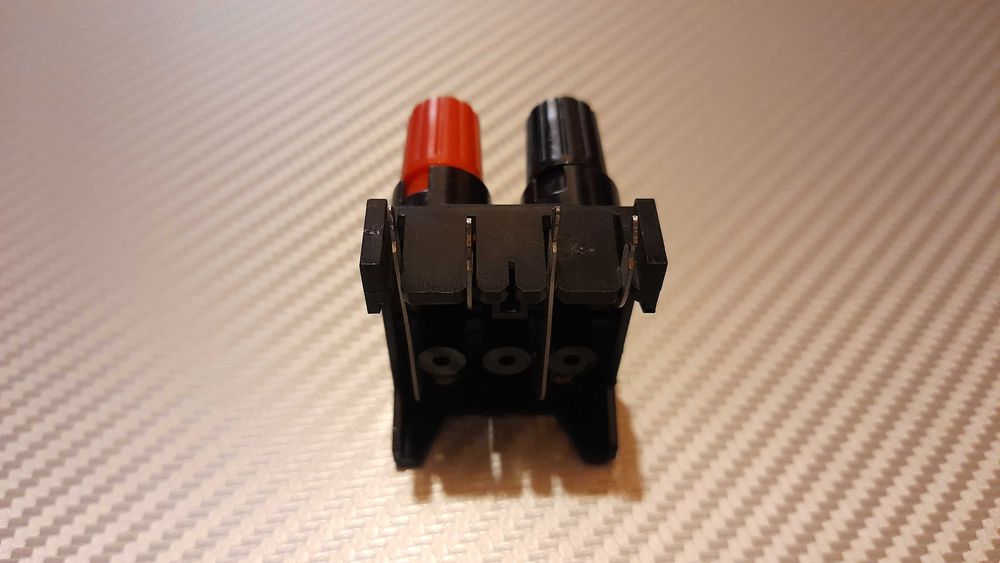 Gniazdo, terminal głośnikowy do wzmacniaczy PIONEER z lat 90