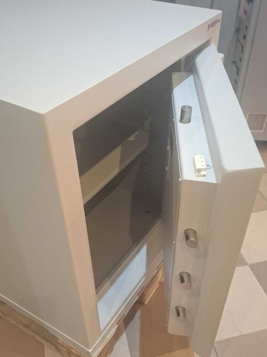 Sejf kasa pancerna 230 kg, Szybas II klasa odporności 83/75/70 cm