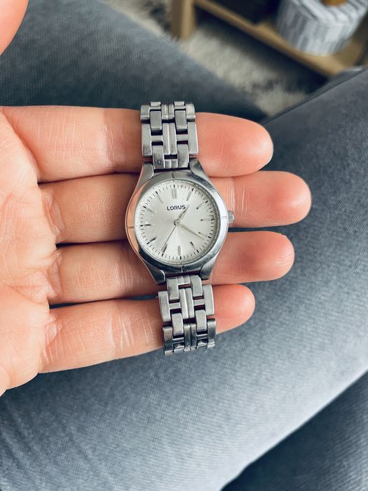 Cienka bransoletka do zegarka Lorus srebrna