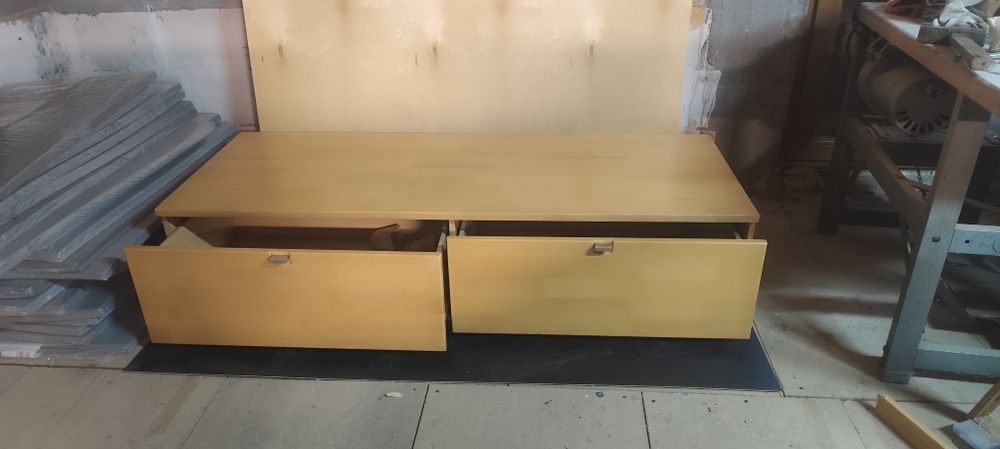 Podstawa RTV z szufladami