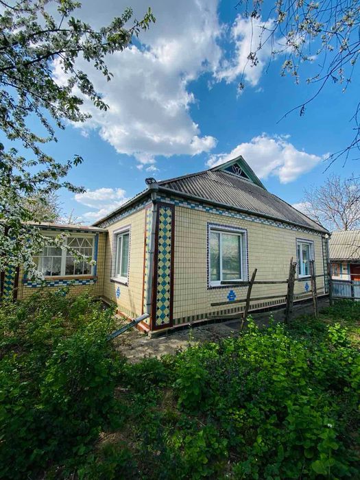 (3) Продам гарний добротний будинок в м. Немирів 0925