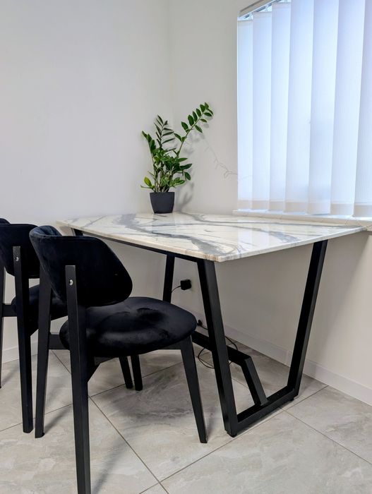 Стіл з ЛДСП та епоксидної смоли