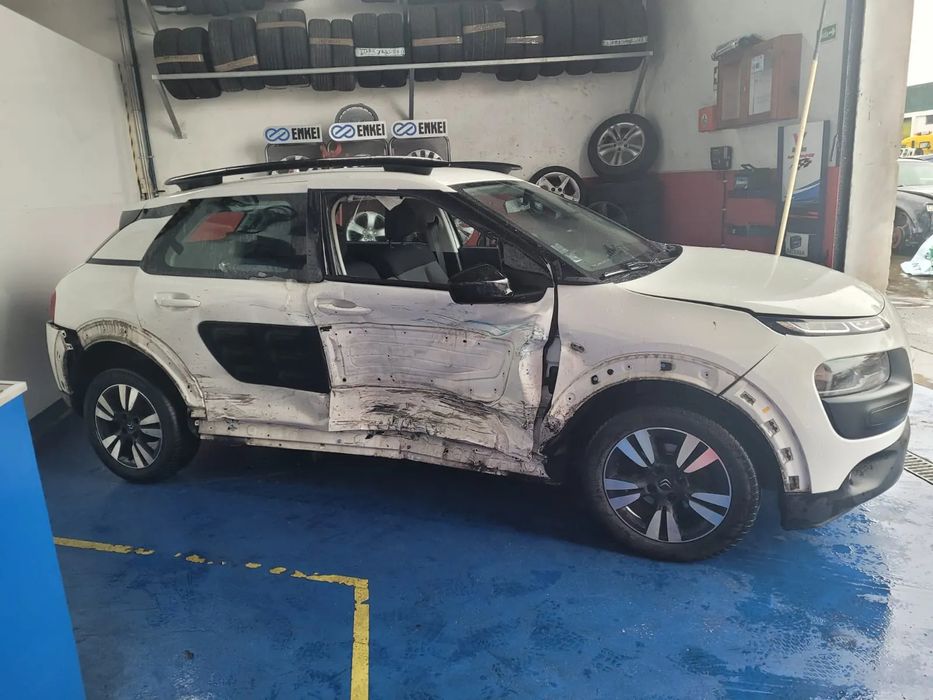 Citroen C4 Cactus 1.6 HDI de 2014 ás peças