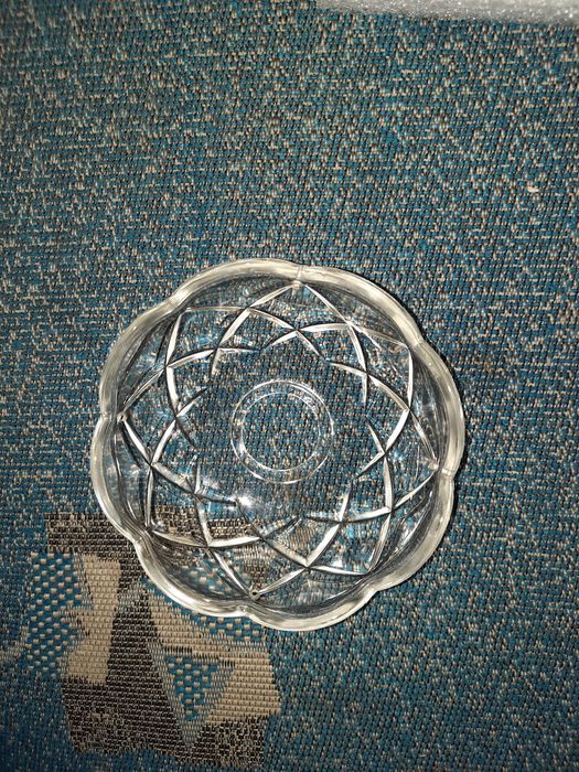 Запчастини до світильників.