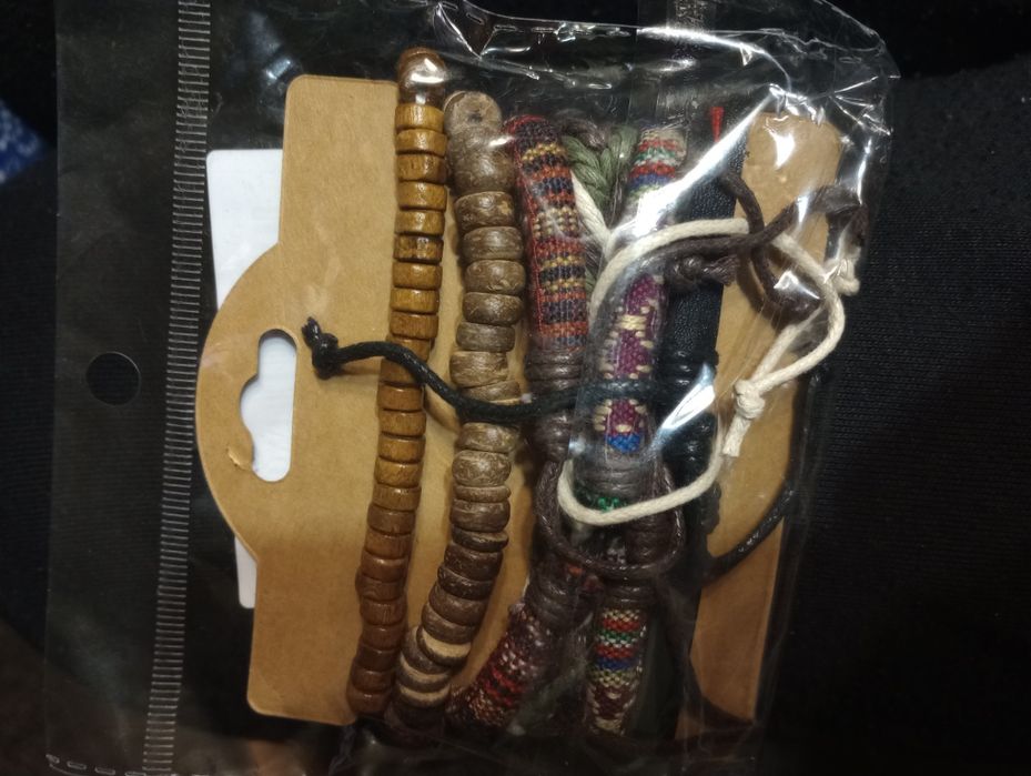 Sprzedam zestaw bransoletek 5 sztuk nowe