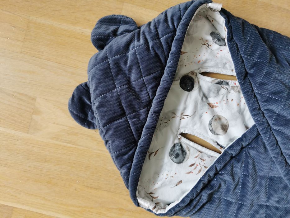 Otulacz gruby kocyk do fotelika Baby Steps granatowy księżyce