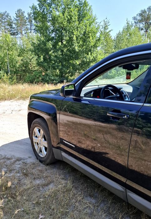 Автомобіль свіжо пригнаний