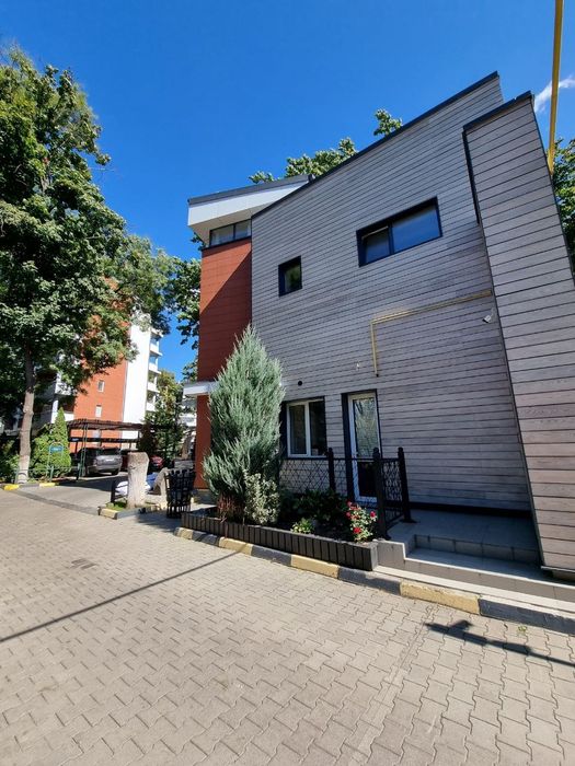 House by the address st. Kulikovo pole pl Oktyabrskoy revolyutsii pl (area 320 m²) - Atlanta.ua - photo 2