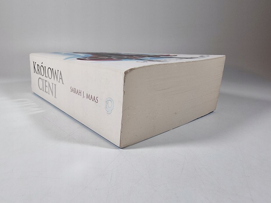 Królowa Cieni / Szklany Tron Tom 4 / Sarah J. Maas