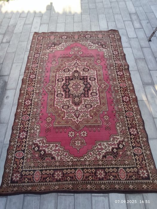 Килими в доброму стані