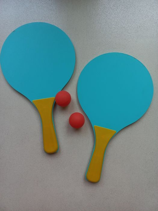 Drewniane paletki z piłeczkami Flying