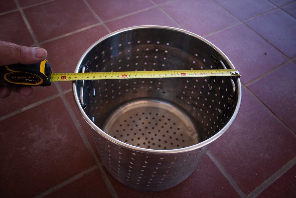 recipiente de inox com furaçoes