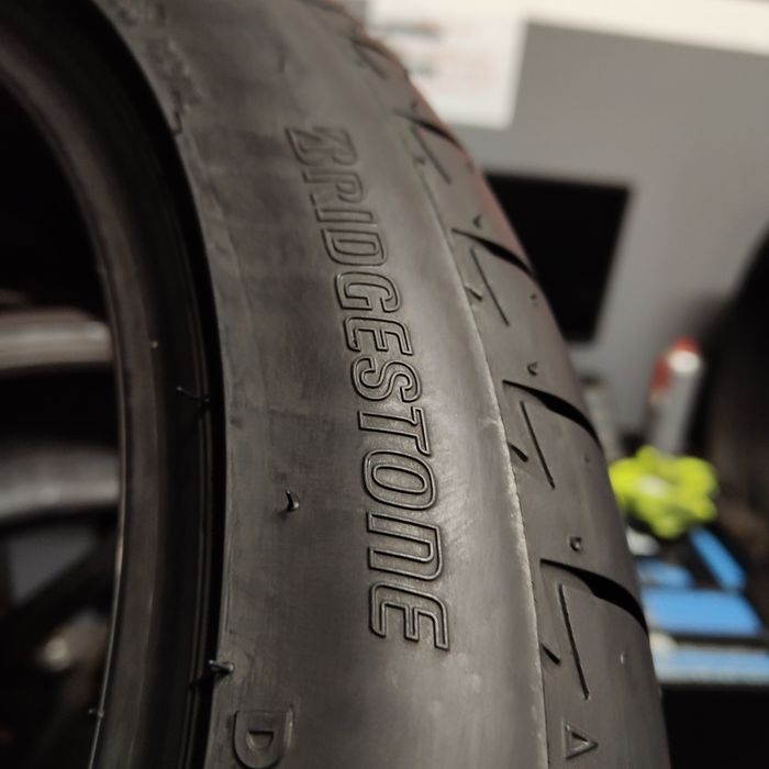 225/45/19 Sprzedam parę opon letnich Bridgestone