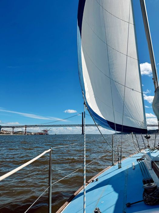 Veleiro J24 pronto a navegar