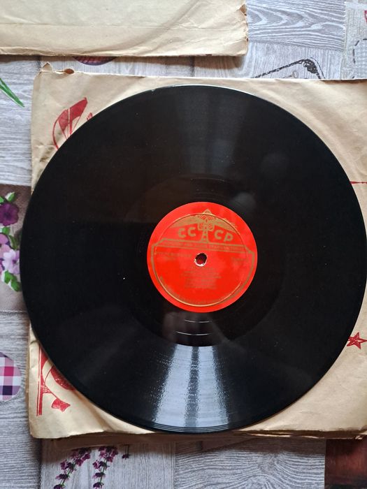 Пластинки патефонные М.БЕРНЕС 6 шт.