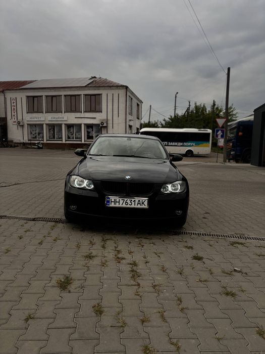 Продам BMW e90 2.0 бензин