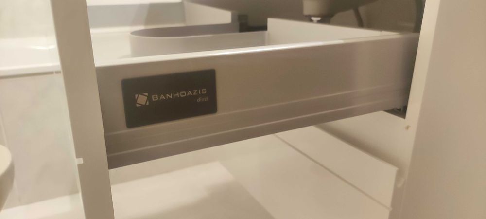 Móvel Casa de Banho Suspenso BANHOAZIS c/ Lavatório (2 Tamanhos)