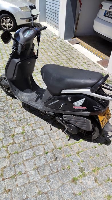 Scooter kymco modelo AK 50
