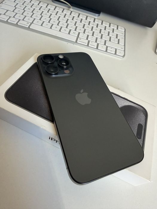 Batetia 100% iPhone 15 Pro Max 256gb Black Titanium