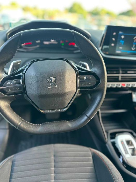 Peugeot 2008 automático 2023