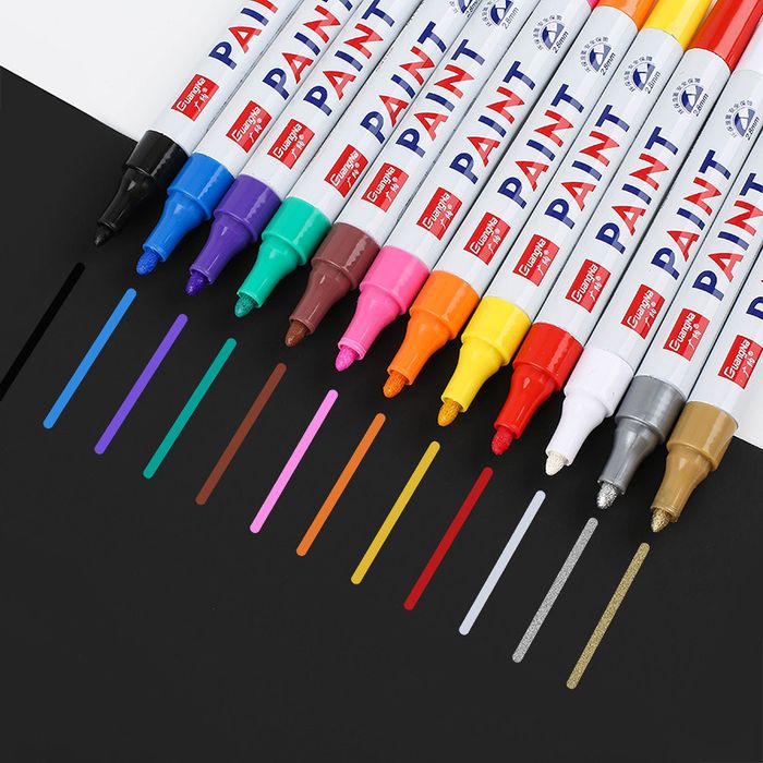 Marker permanentny metaliczny CZERWONY