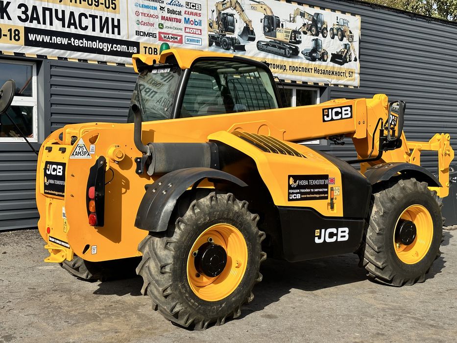 Телескопический погрузчик JCB