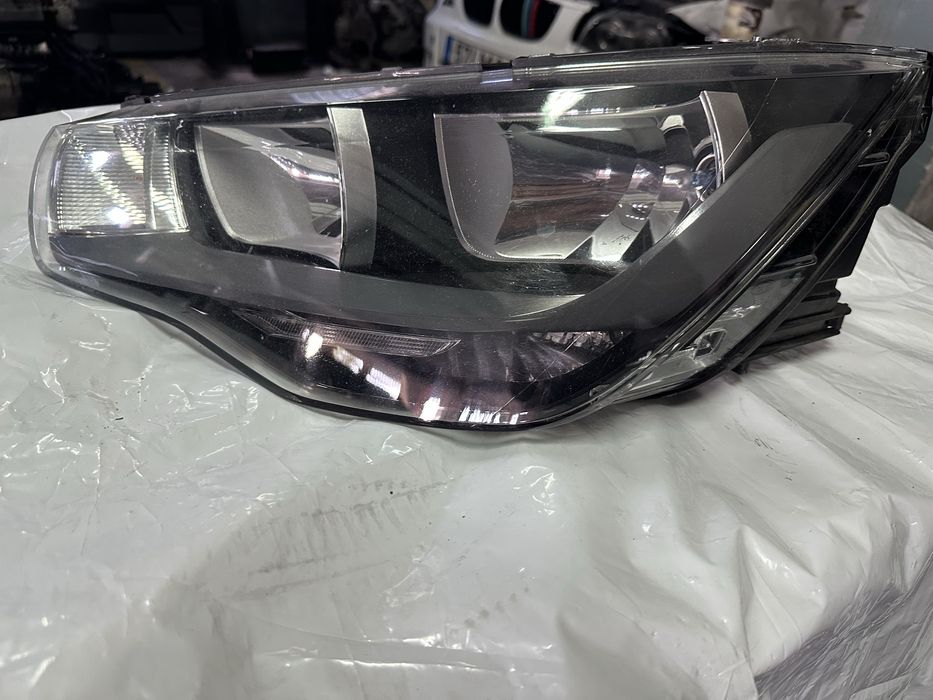 Farol audi A1 8X