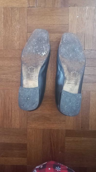 Sapatos clássicos cor preto salto alto